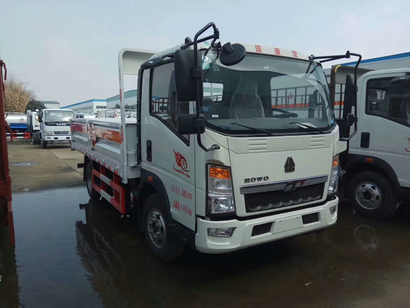 重汽豪沃4.1米(藍(lán)牌)氣瓶車(chē)