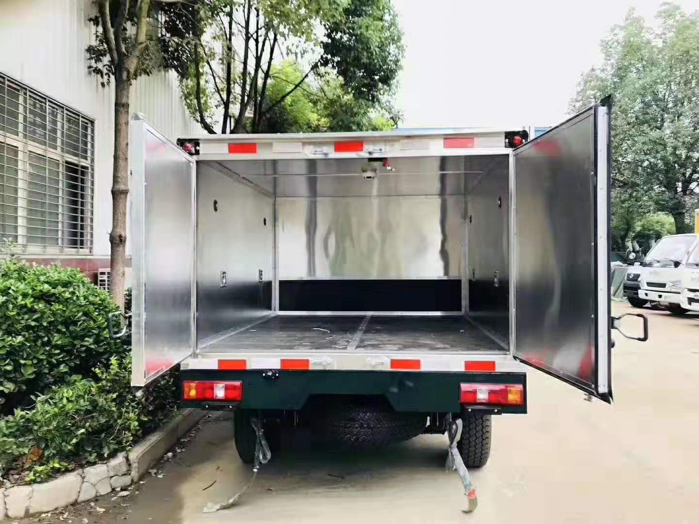 五十鈴四驅(qū)皮卡民爆器材車(chē)