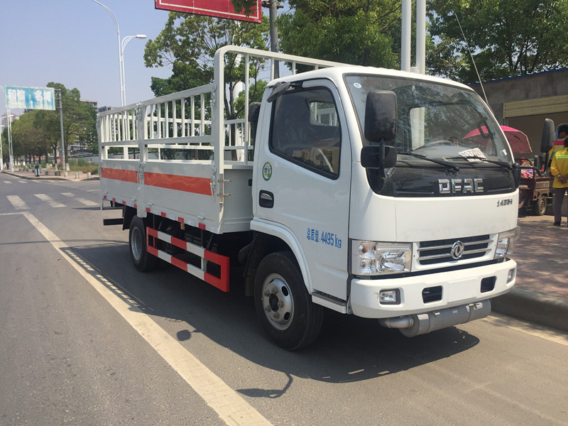 東風(fēng)多利卡4.1米(藍(lán)牌)氣瓶車