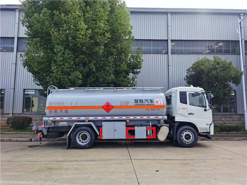 國六東風天錦汽油介質(zhì)油罐車